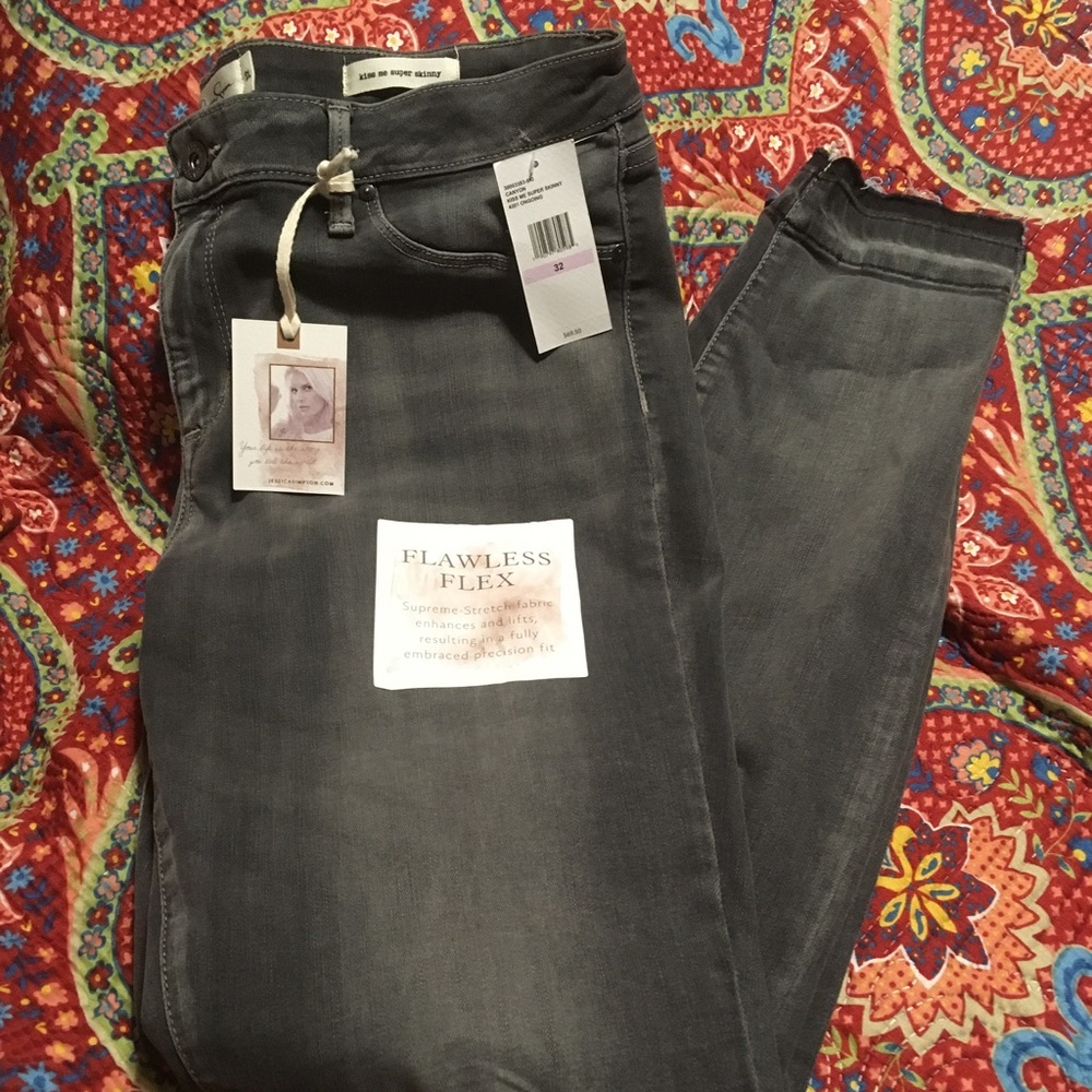 BNWT Jessica Simpson kiss me super skinny jeans